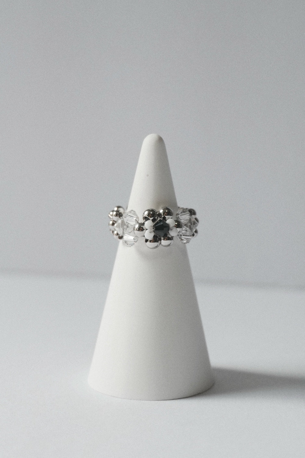 LITTLE HANA RING 花花戒指 ver.1 (WHITE)